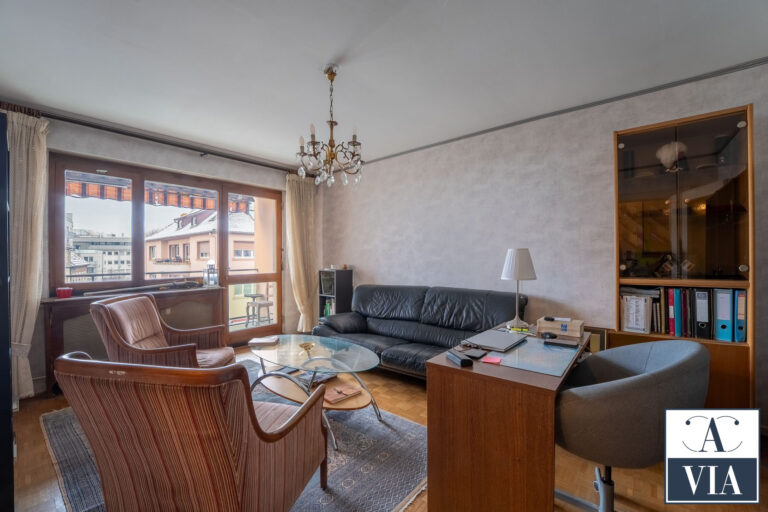 Un 2 pièces cosy vendu loué avec un balcon et un parking - Neudorf / Route du Polygone