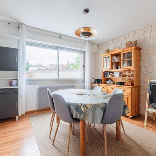 Grand T3/T4 à Neudorf avec stationnement