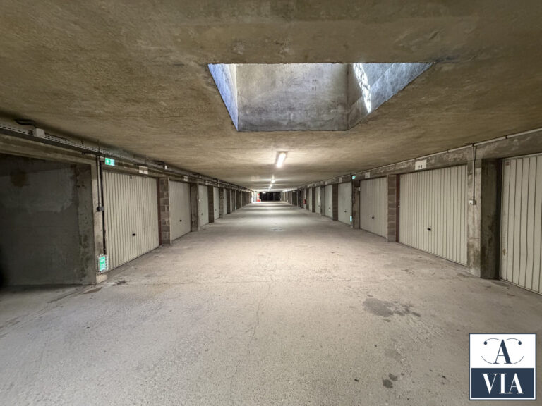 Garage fermé 23 m2 en sous-sol à vendre avec espace de stockage – Strasbourg Neudorf